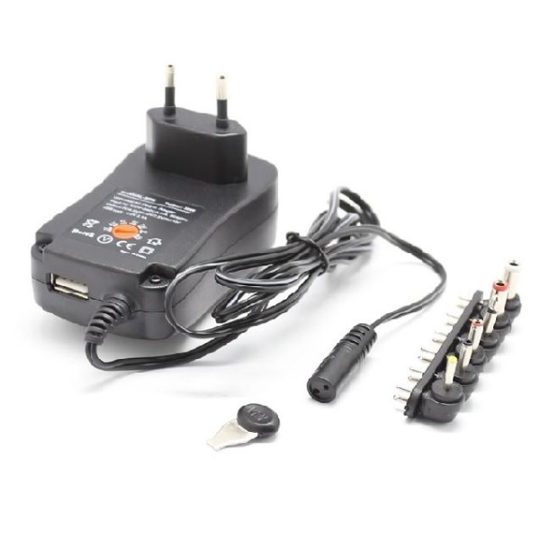 CARREGADOR UNIVERSAL P/ TABLET 6DC TIPS + 1 USB